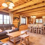 Srub Vytonka Lipno Aparthotel 4*